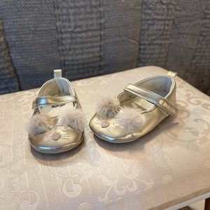 Carters baby shoes Size 6-9mo